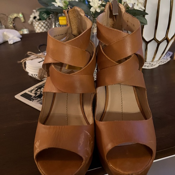 DV Dolce Vita Tan Leather Platform Gladiator Wedge Heel Shoes Sz 9 - Picture 5 of 6